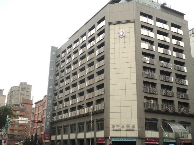 First Hotel Taipei Bagian luar foto