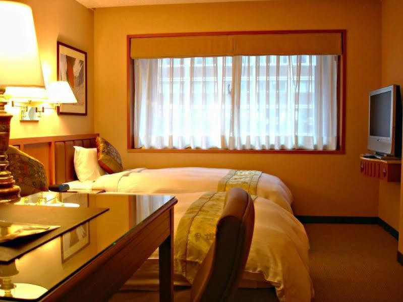 First Hotel Taipei Bagian luar foto
