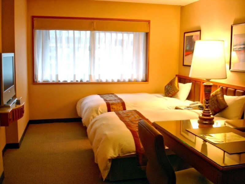 First Hotel Taipei Bagian luar foto