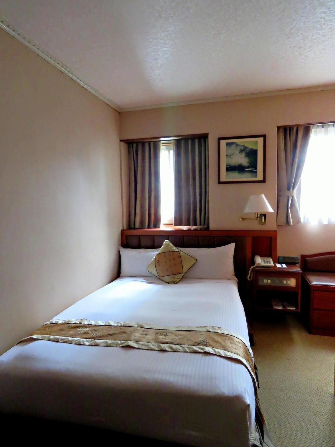 First Hotel Taipei Bagian luar foto