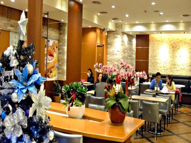 First Hotel Taipei Bagian luar foto