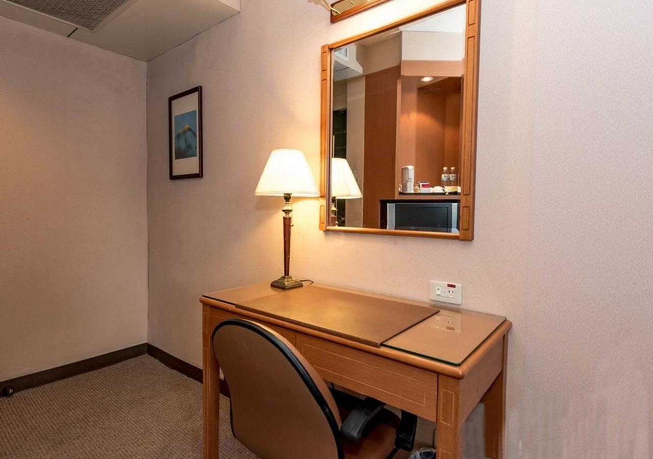 First Hotel Taipei Bagian luar foto